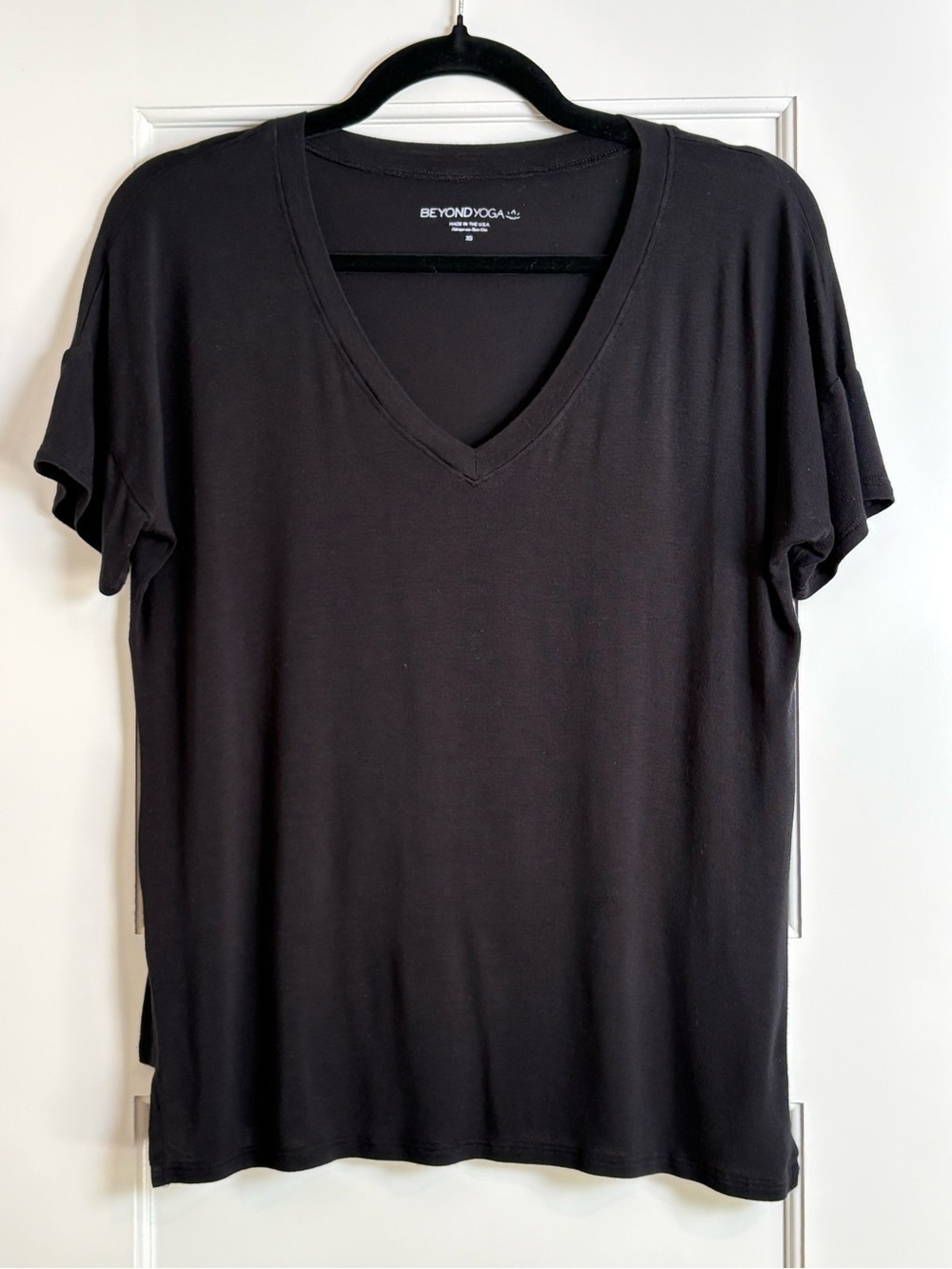 Beyond Yoga Short Sleeve Black V-Neck Tee (XS)